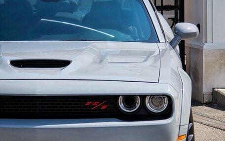Dodge Challenger III рестайлинг 2, 2021 год, 7 700 000 рублей, 6 фотография