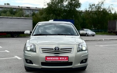 Toyota Avensis III рестайлинг, 2006 год, 750 000 рублей, 1 фотография