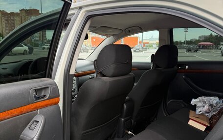Toyota Avensis III рестайлинг, 2006 год, 750 000 рублей, 8 фотография