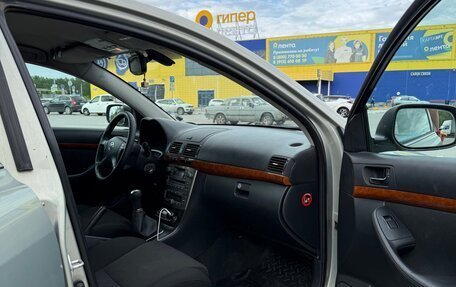 Toyota Avensis III рестайлинг, 2006 год, 750 000 рублей, 10 фотография