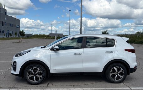 KIA Sportage IV рестайлинг, 2020 год, 2 600 000 рублей, 3 фотография