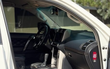 Toyota Land Cruiser Prado 150 рестайлинг 2, 2012 год, 2 890 000 рублей, 35 фотография