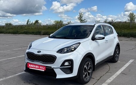 KIA Sportage IV рестайлинг, 2020 год, 2 600 000 рублей, 2 фотография