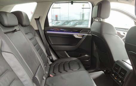 Volkswagen Touareg III, 2021 год, 4 600 000 рублей, 24 фотография