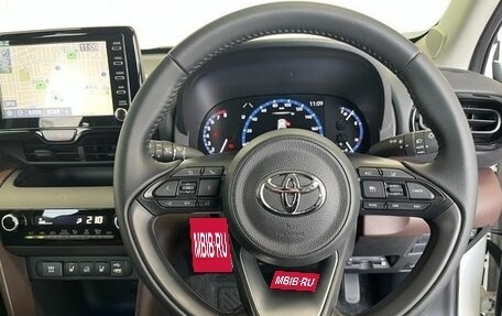 Toyota Yaris Cross, 2023 год, 1 500 100 рублей, 8 фотография
