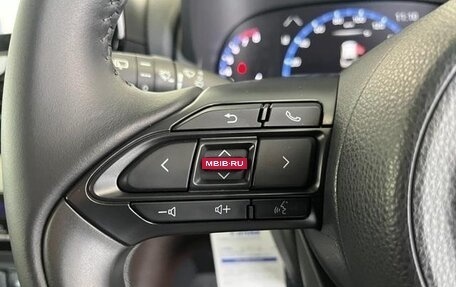 Toyota Yaris Cross, 2023 год, 1 500 100 рублей, 13 фотография