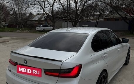 BMW 3 серия, 2019 год, 3 000 000 рублей, 18 фотография