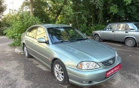 Toyota Avensis III рестайлинг, 2001 год, 360 000 рублей, 1 фотография
