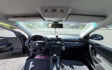 Volkswagen Passat B6, 2005 год, 690 000 рублей, 11 фотография