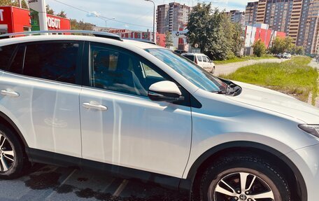 Toyota RAV4, 2017 год, 2 560 000 рублей, 4 фотография