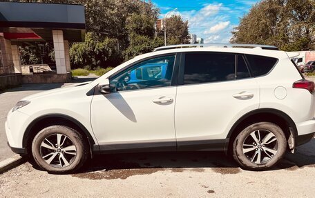 Toyota RAV4, 2017 год, 2 560 000 рублей, 6 фотография