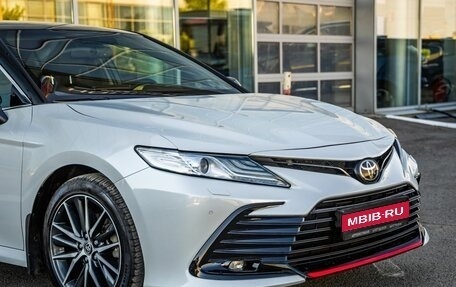 Toyota Camry, 2021 год, 3 298 000 рублей, 10 фотография