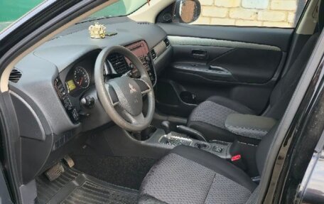 Mitsubishi Outlander III рестайлинг 3, 2013 год, 1 550 000 рублей, 7 фотография