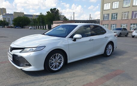 Toyota Camry, 2020 год, 3 400 000 рублей, 10 фотография