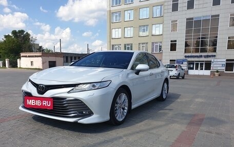 Toyota Camry, 2020 год, 3 400 000 рублей, 8 фотография