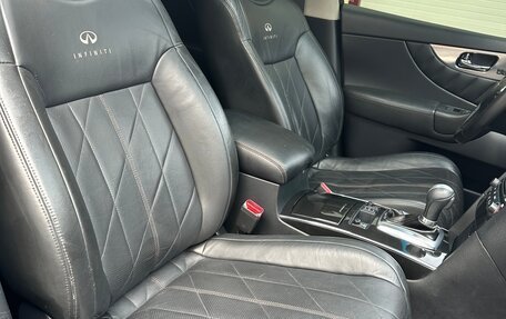 Infiniti FX II, 2010 год, 1 699 000 рублей, 18 фотография