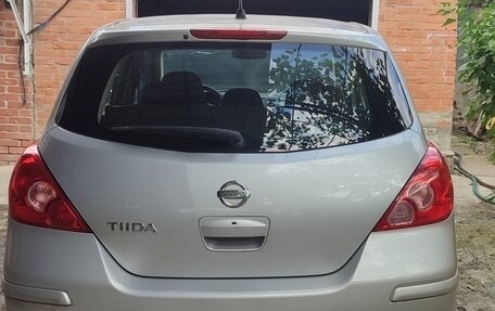 Nissan Tiida, 2010 год, 800 000 рублей, 3 фотография