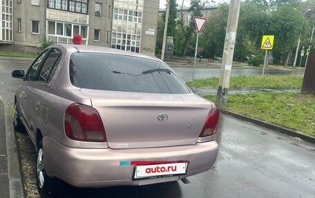 Toyota Platz, 2000 год, 300 000 рублей, 2 фотография