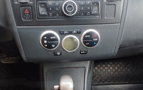 Nissan Tiida, 2010 год, 800 000 рублей, 6 фотография