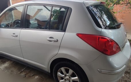 Nissan Tiida, 2010 год, 800 000 рублей, 4 фотография