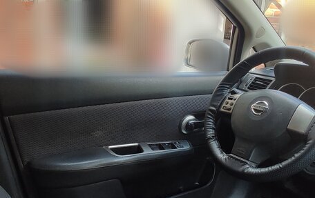 Nissan Tiida, 2010 год, 800 000 рублей, 10 фотография