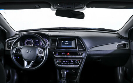 Hyundai Sonata VII, 2019 год, 1 850 000 рублей, 18 фотография