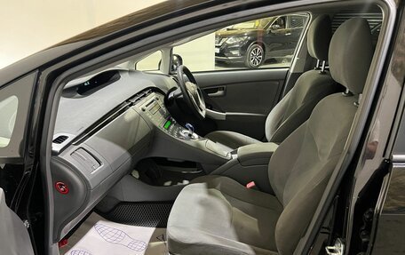 Toyota Prius, 2010 год, 950 000 рублей, 14 фотография