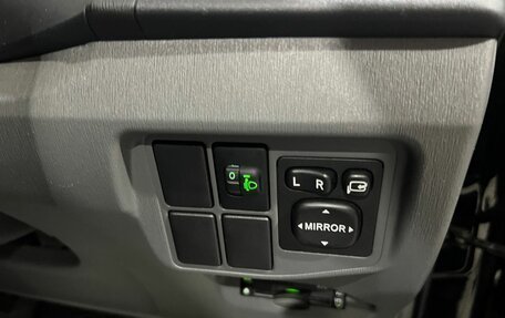 Toyota Prius, 2010 год, 950 000 рублей, 27 фотография