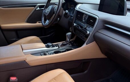 Lexus RX IV рестайлинг, 2019 год, 4 150 000 рублей, 6 фотография