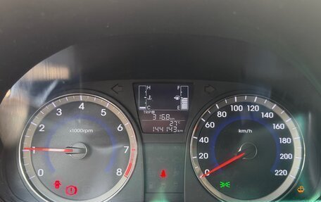 Hyundai Solaris II рестайлинг, 2016 год, 900 000 рублей, 10 фотография