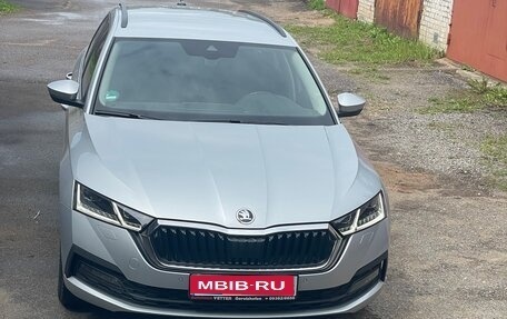Skoda Octavia IV, 2020 год, 2 450 000 рублей, 1 фотография