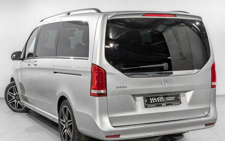 Mercedes-Benz V-Класс, 2022 год, 6 620 000 рублей, 7 фотография