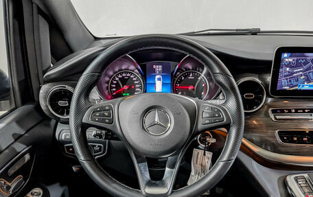Mercedes-Benz V-Класс, 2022 год, 6 620 000 рублей, 22 фотография