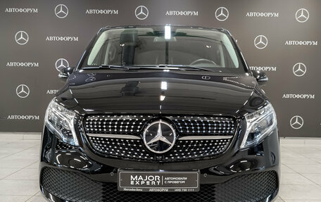 Mercedes-Benz V-Класс, 2022 год, 5 450 000 рублей, 2 фотография