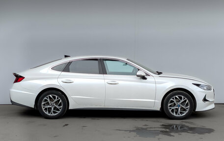 Hyundai Sonata VIII, 2020 год, 1 990 000 рублей, 4 фотография