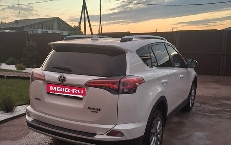 Toyota RAV4, 2017 год, 2 500 000 рублей, 4 фотография