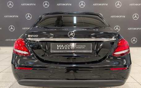 Mercedes-Benz E-Класс, 2019 год, 2 850 000 рублей, 6 фотография