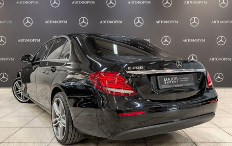 Mercedes-Benz E-Класс, 2019 год, 2 850 000 рублей, 7 фотография
