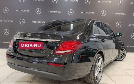 Mercedes-Benz E-Класс, 2019 год, 2 850 000 рублей, 5 фотография