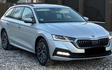 Skoda Octavia IV, 2020 год, 2 450 000 рублей, 2 фотография
