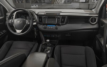 Toyota RAV4, 2016 год, 1 999 000 рублей, 11 фотография