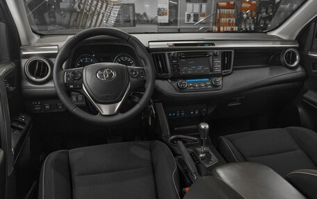 Toyota RAV4, 2016 год, 1 999 000 рублей, 9 фотография