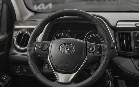 Toyota RAV4, 2016 год, 1 999 000 рублей, 12 фотография