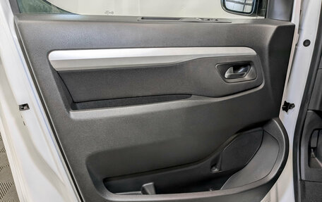 Peugeot Traveller I, 2021 год, 2 970 000 рублей, 19 фотография