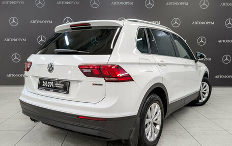 Volkswagen Tiguan II, 2018 год, 2 615 000 рублей, 5 фотография