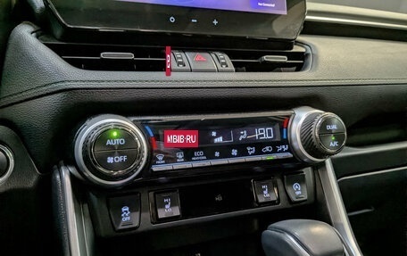 Toyota RAV4, 2025 год, 4 050 000 рублей, 21 фотография