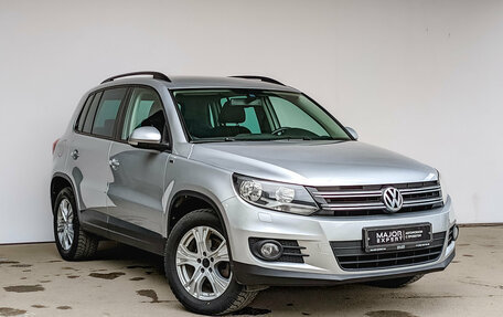 Volkswagen Tiguan I, 2016 год, 1 800 000 рублей, 3 фотография