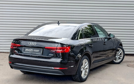 Audi A4, 2017 год, 1 790 000 рублей, 5 фотография