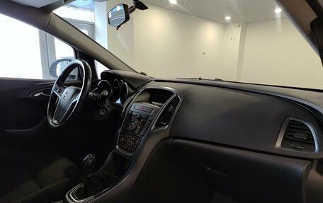 Opel Astra J, 2012 год, 666 000 рублей, 15 фотография