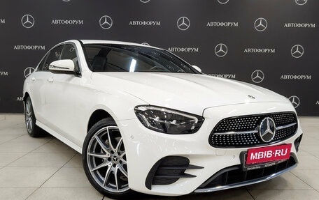 Mercedes-Benz E-Класс, 2022 год, 5 635 000 рублей, 3 фотография